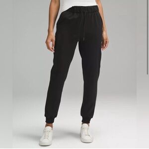 Lululemon Women’s Stretch High Rise Jogger